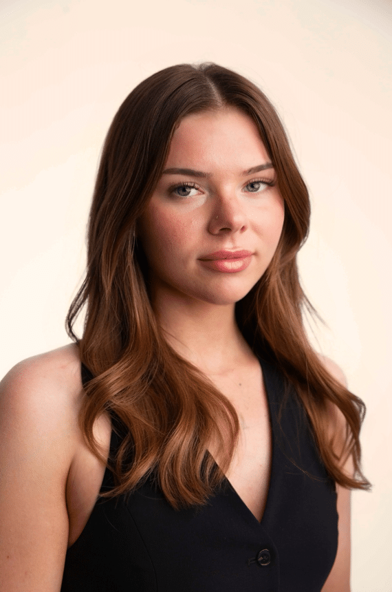 Caitlin Apprentice Stylist at Fifteen Twelve Salon